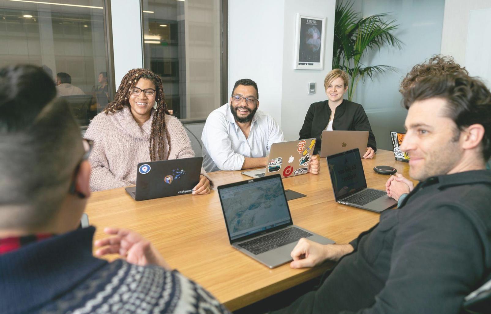Resultados y métricas de optimización financiera empresarial